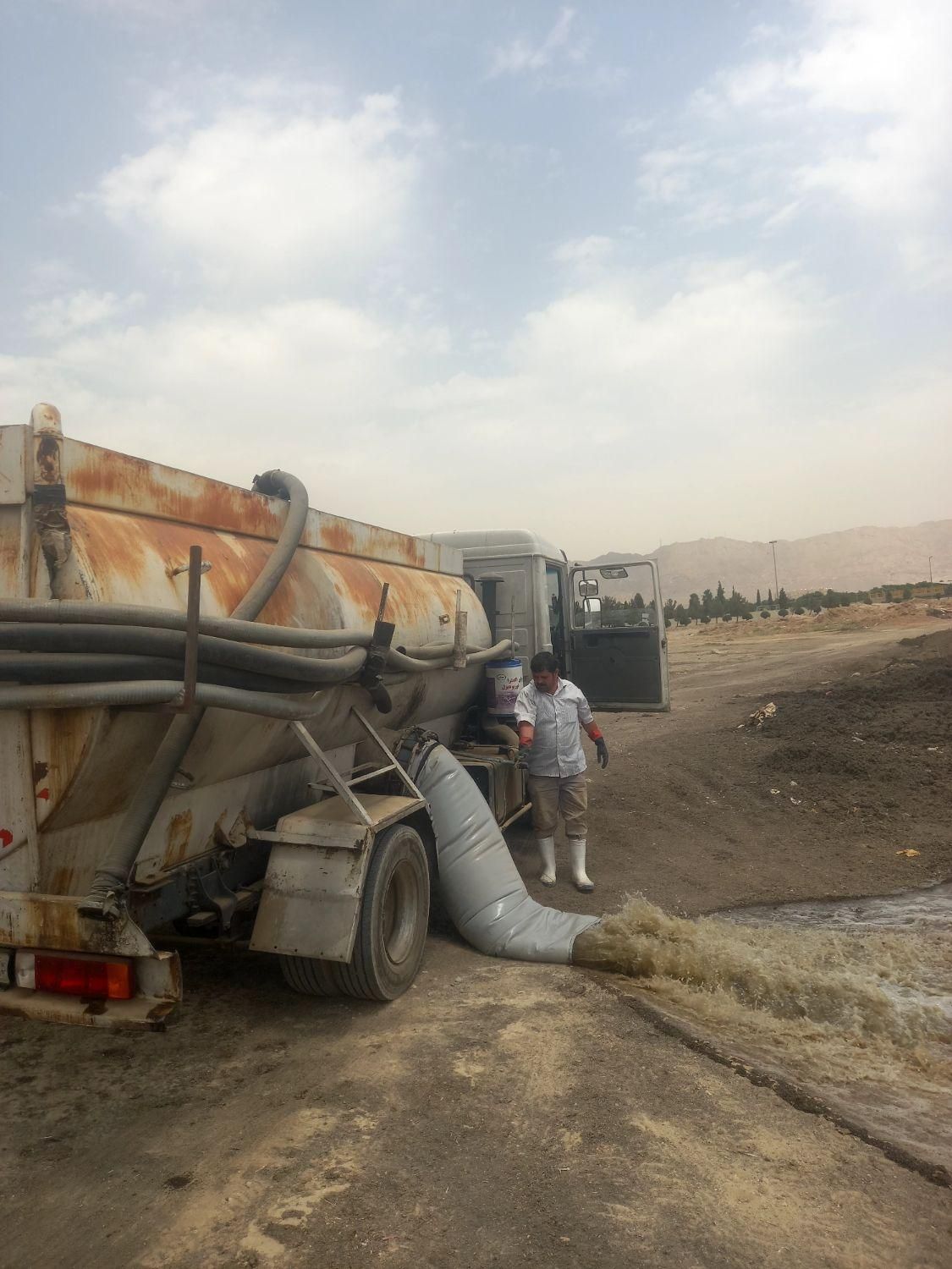 تخلیه چاه فاضلاب لایروبی سپتیک تمام نقاط تهران|خدمات پیشه و مهارت|تهران, صادقیه|دیوار