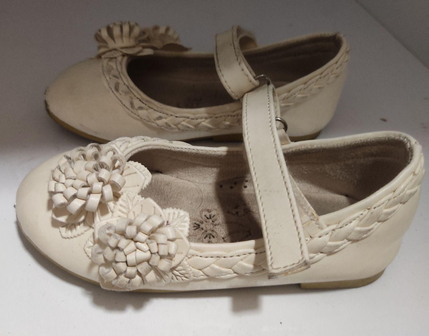 کفش و کتانی و بوت دخترانه|کفش و لباس بچه|رشت, رشتیان|دیوار