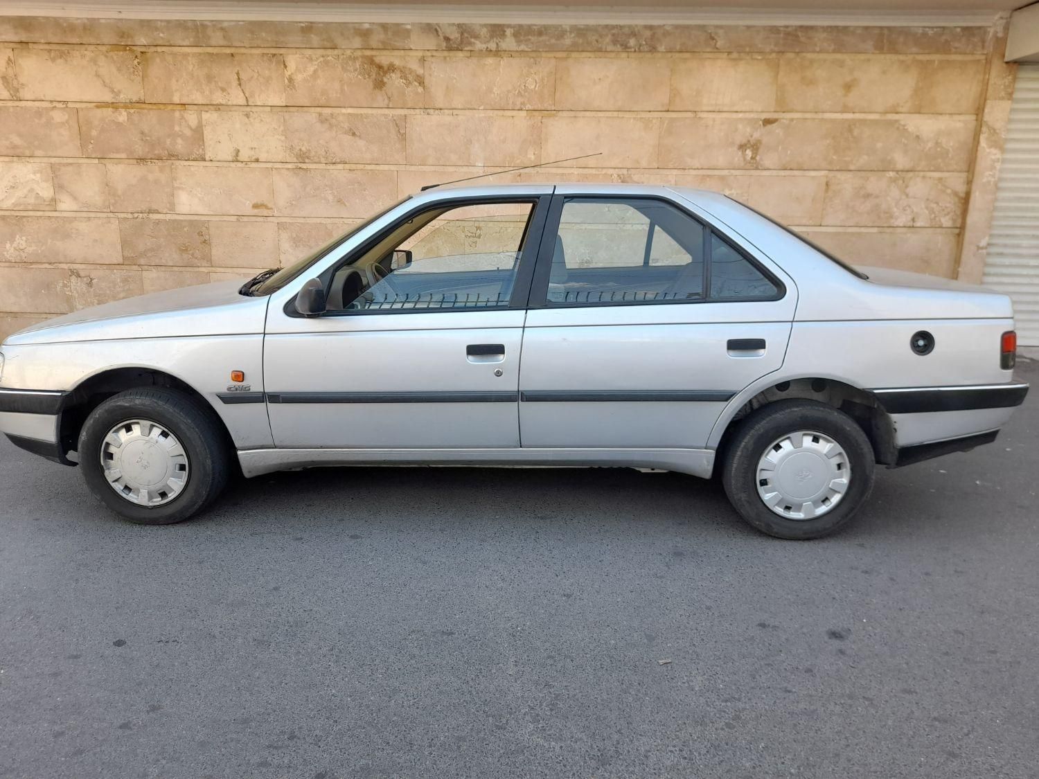 پژو 405 GLX - دوگانه سوز CNG، مدل ۱۳۹۵|خودرو سواری و وانت|تبریز, |دیوار