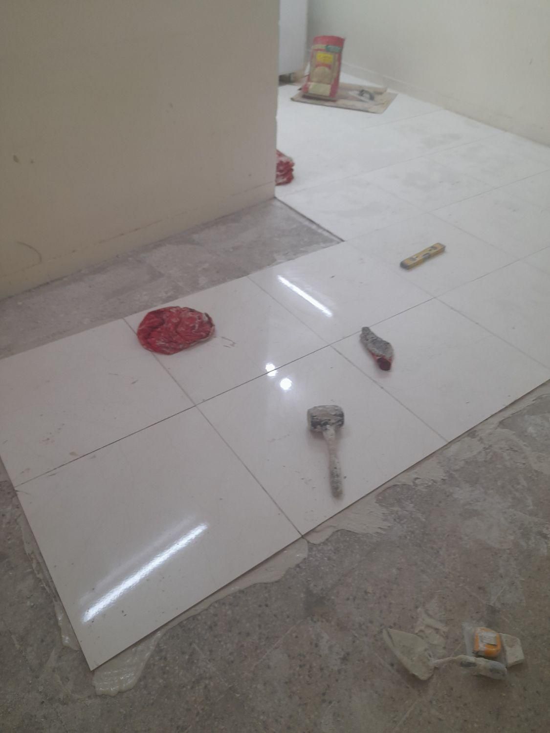 نصب کاشی و سرامیک بدنه وکف با چسب و دوغاب|خدمات پیشه و مهارت|شاهین‌شهر, شهرک پردیس|دیوار