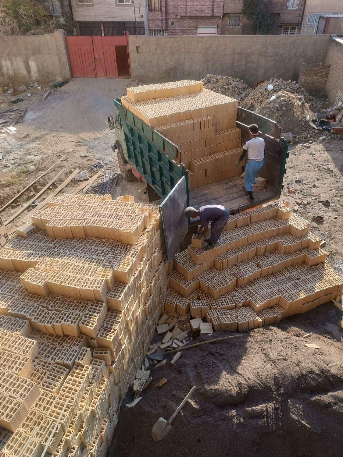 پخش مصالح ساختمانی بلوکه‌سفال‌آجر‌سه‌سوراخ‌گری|عمده‌فروشی|مشهد, طبرسی شمالی|دیوار