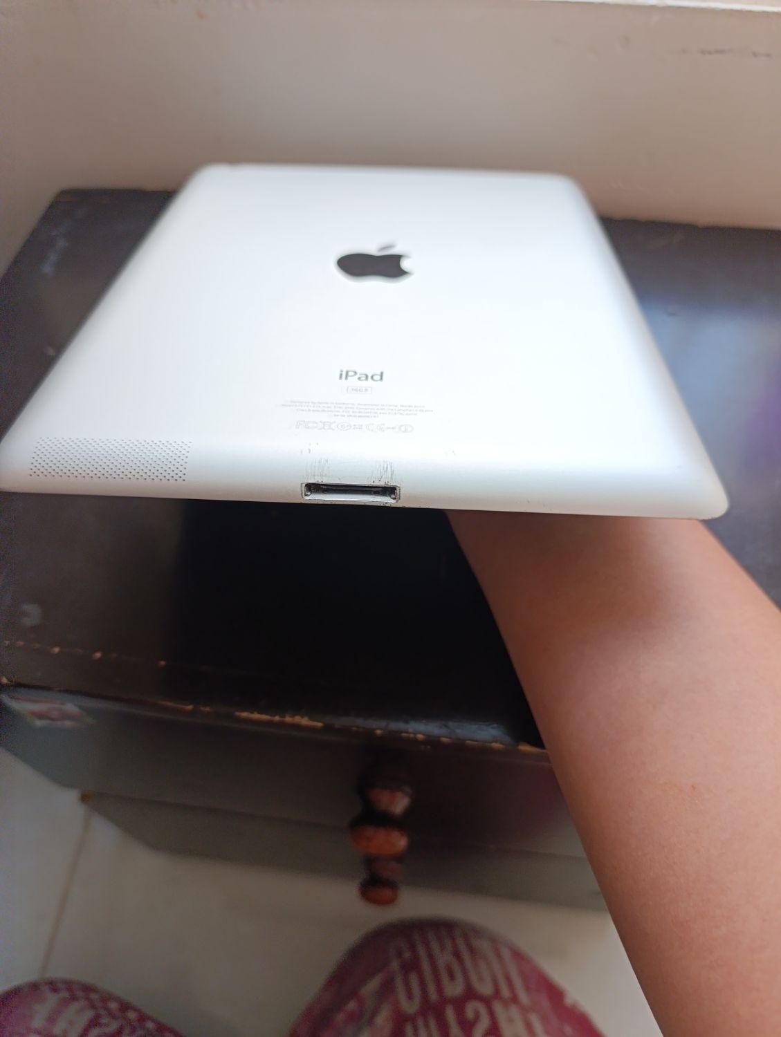 iPad 16GB نقره ای اپل|تبلت|مشهد, کوه سنگی|دیوار