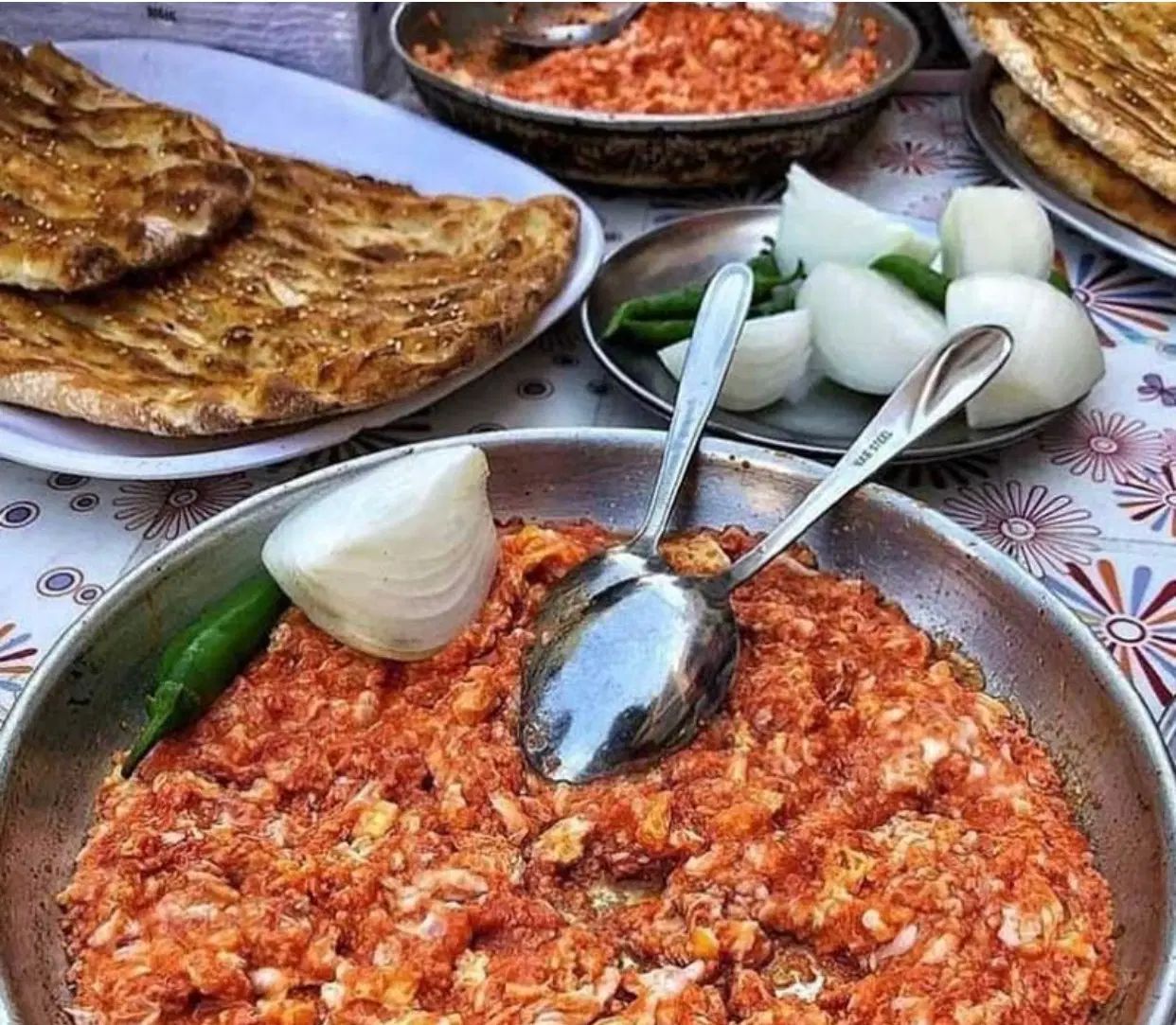 آشپز مسلط به پخت املت قهوه خانه ای و فست فود|استخدام خدمات فروشگاه و رستوران|همدان, |دیوار