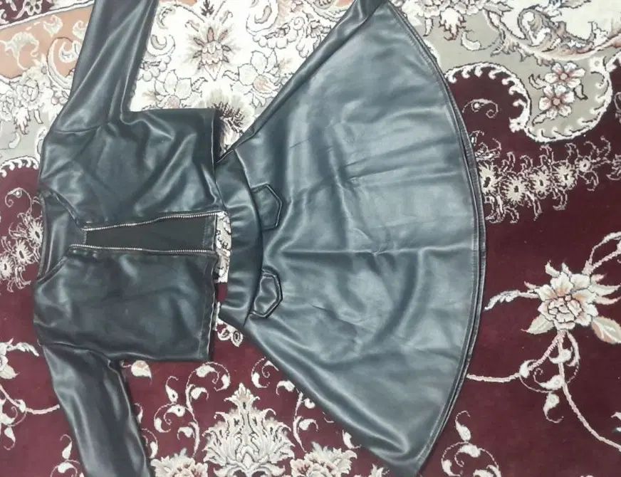 دو دست لباس چرم دخترانه سایز ۳و۴مناسب ۱۰ تا۱۲سال|کفش و لباس بچه|مشهد, کشاورز|دیوار