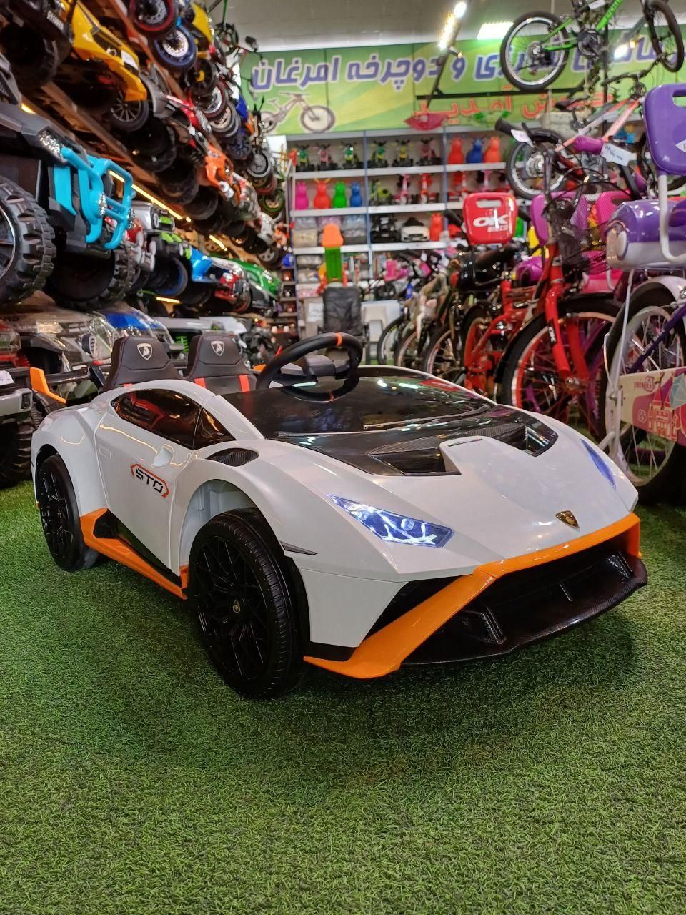 ماشین شارژی lamborginiدریفت دار لاستیک اسفنج|اسباب‌بازی بچه|مشهد, توس (بلوار توس)|دیوار