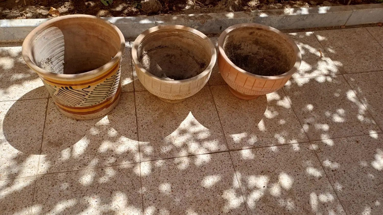 ۴عدد گلدان سفالی متوسط و ۳عدد گلدان سفالی بزرگ|گل و گیاه طبیعی|اصفهان, ملک‌شهر|دیوار