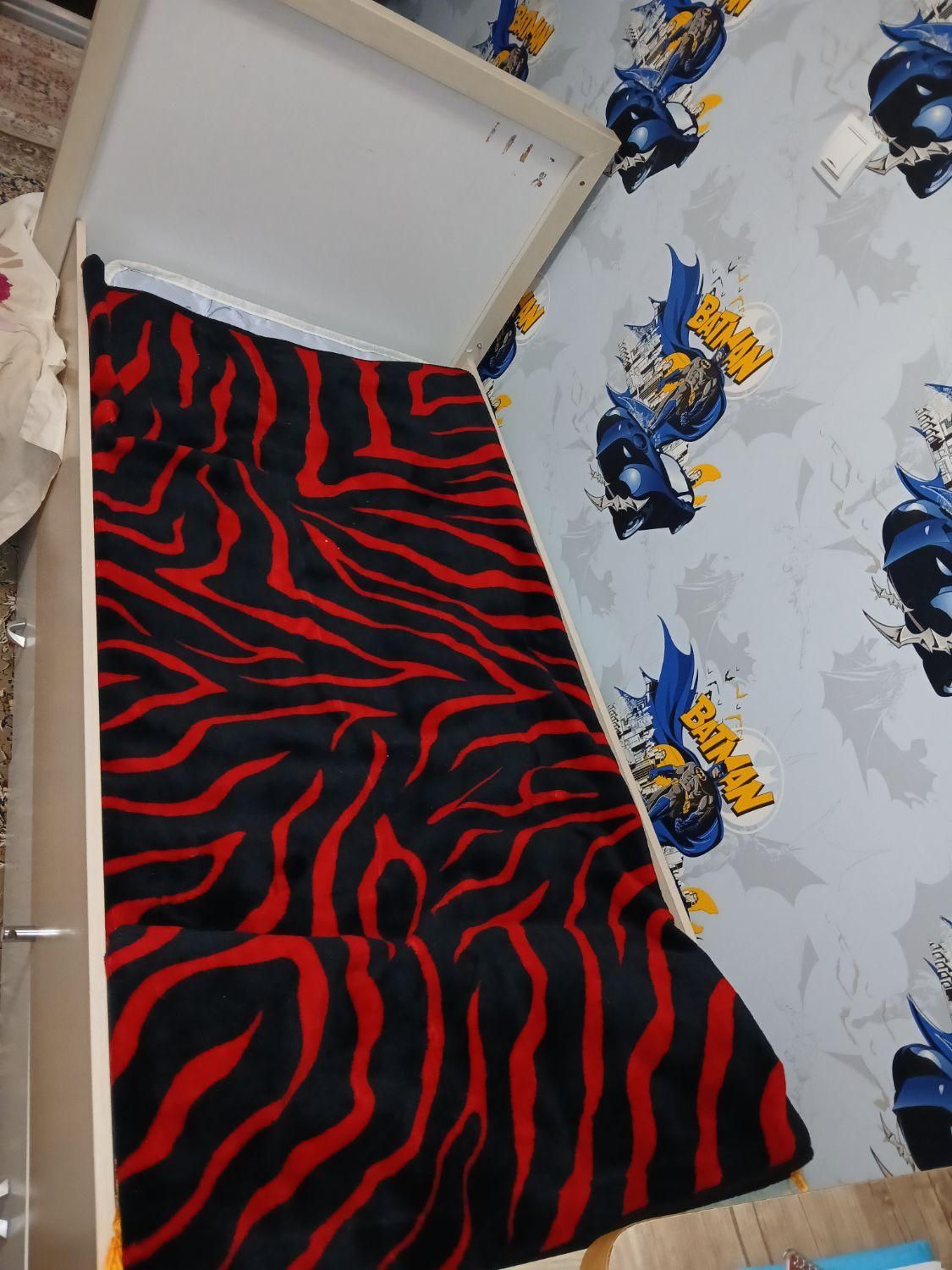 تخت کودک تا سن ۱۵ سالگی|تخت و صندلی بچه|تبریز, |دیوار