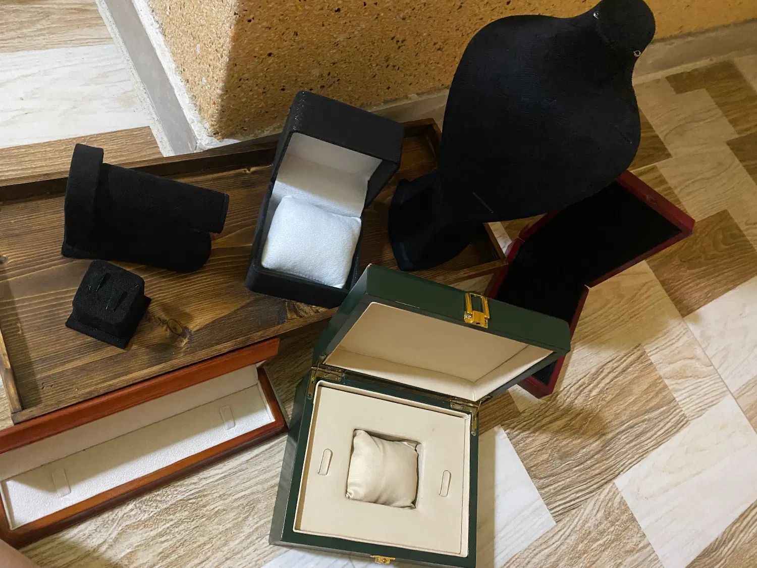 جعبه بدلیجات|بدلیجات|رشت, جهاد|دیوار