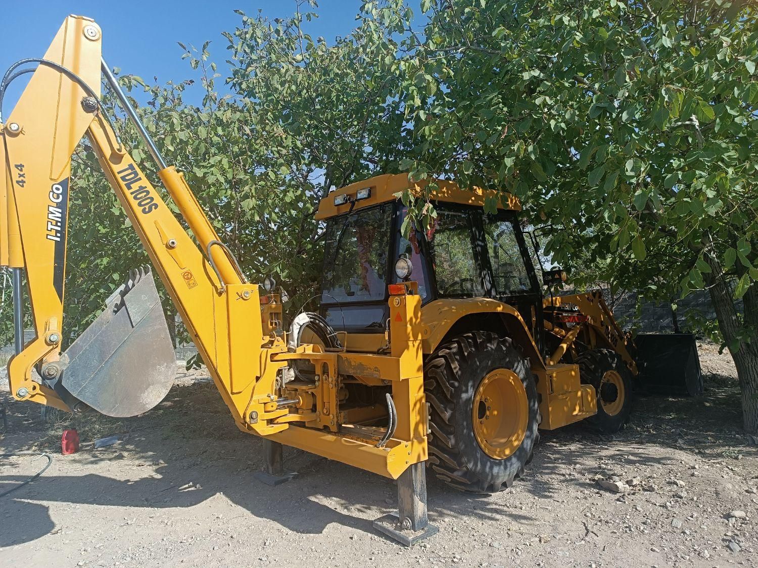 بیل مکانیکی بکهو لودر کمپرسی خاکبرداری|خدمات حمل و نقل|مشهد, طلاب|دیوار