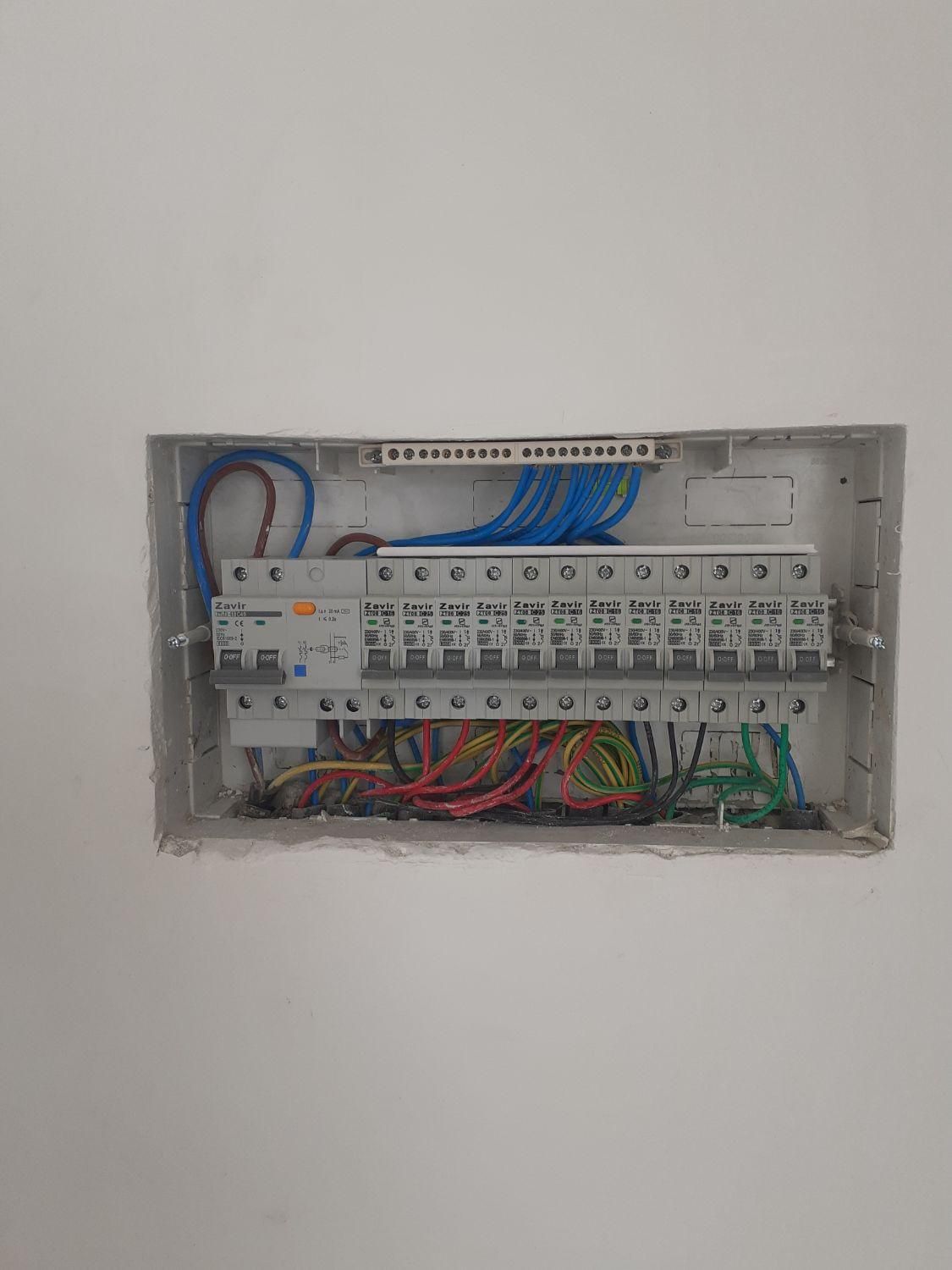 برقکاری برق کار اتصالی سیار ۲۴ساعته تمام نقاط|خدمات پیشه و مهارت|تهران, پاسداران|دیوار