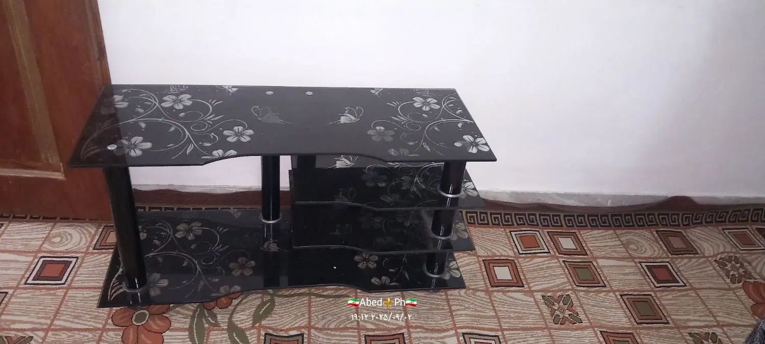 یک عددمیزال سی دی ویک عددمیزپایه دارچوبی|میز تلویزیون|رشت, معلولین|دیوار