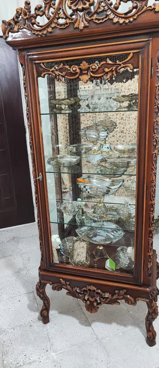 ویترین منبت کاری شده شیک|بوفه، ویترین، کنسول|قم, سالاریه|دیوار