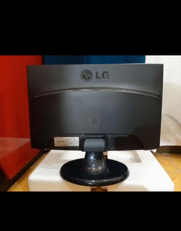 مانیتور ۱۹ اینچ ال جی 19 LG|قطعات و لوازم جانبی رایانه|تهران, کیانشهر|دیوار