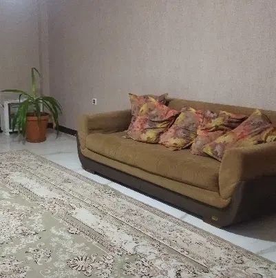 مبل راحتی ۷ نفره،میز وسط و دو عدد صندلی سلطنتی|مبلمان خانگی و میز عسلی|نجف‌آباد, امام خمینی|دیوار