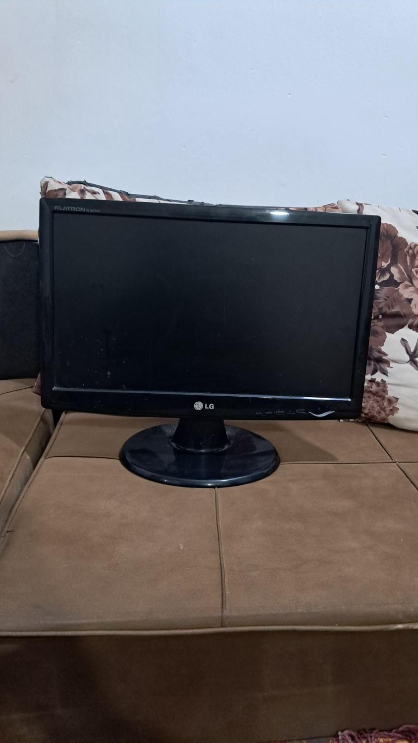 مانیتور 19 اینچ LG|قطعات و لوازم جانبی رایانه|بندر کنگان, |دیوار