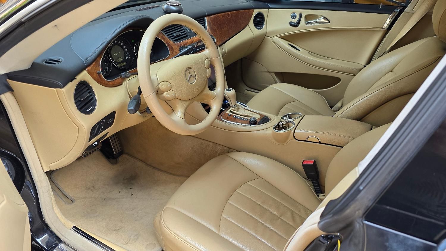 بنز cls350|خودرو سواری و وانت|اصفهان, آبشار|دیوار
