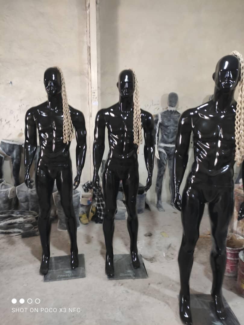 رنگارنگ مانکن|عمده‌فروشی|قدس, شهر‌قدس|دیوار