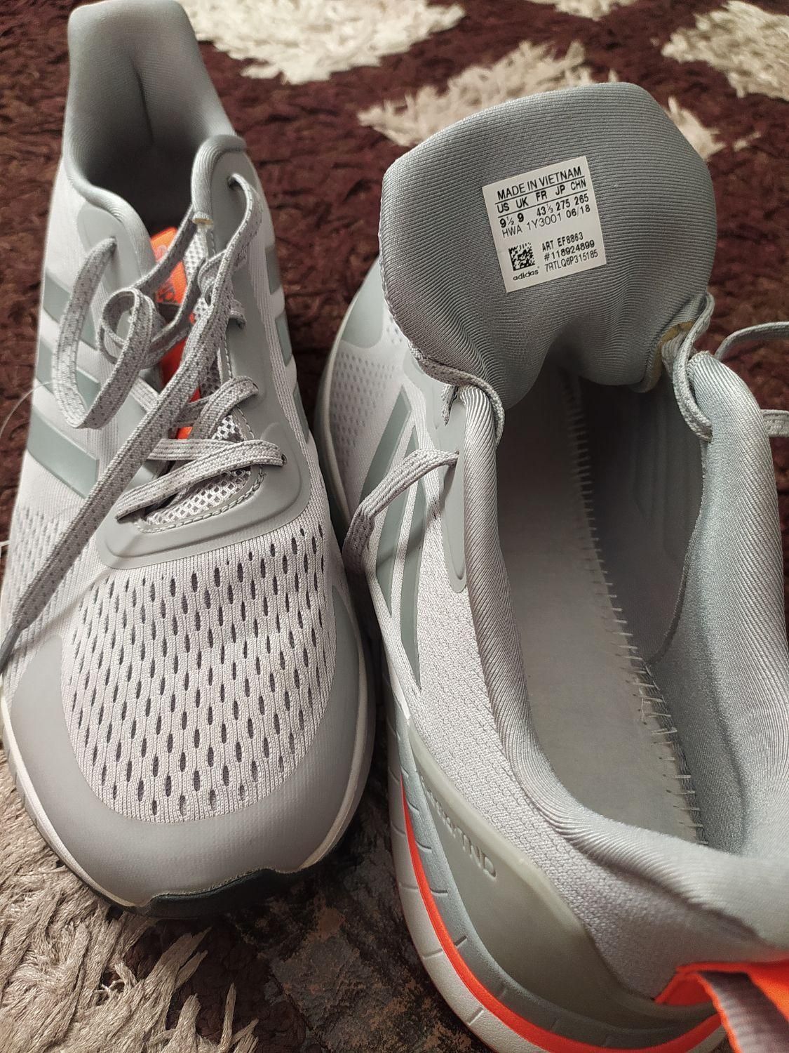 آدیداس 43 ویتنام اصل|کیف، کفش، کمربند|سنندج, |دیوار