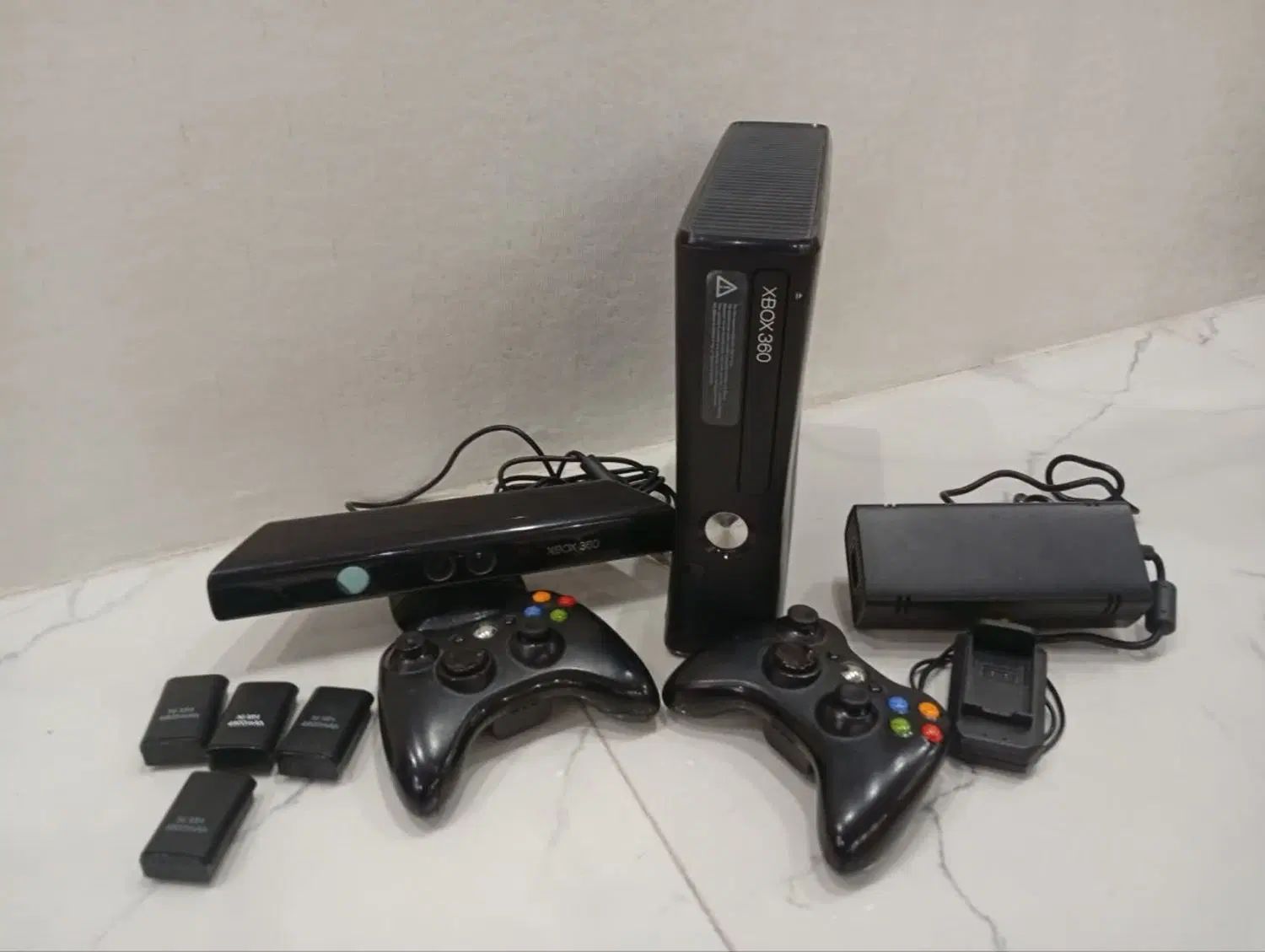 xbox 360 اسلیم با کینکت|کنسول، بازی ویدئویی و آنلاین|مشهد, رستگار|دیوار