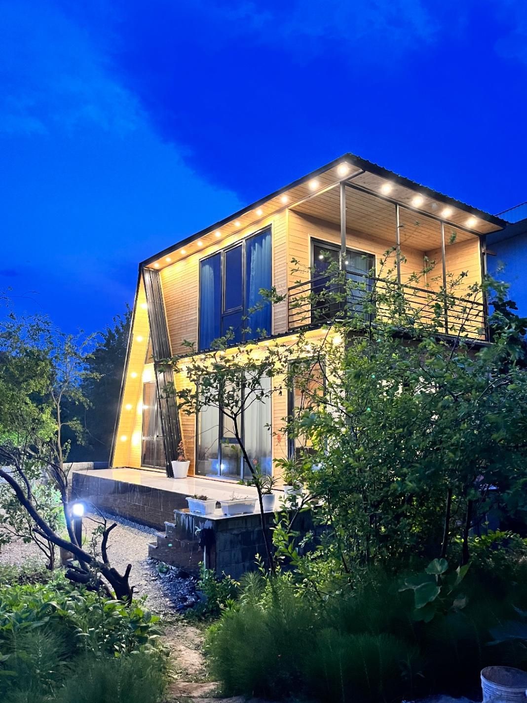 کلبه چوبی دوبلکس دوخوابه|اجارهٔ کوتاهمدت ویلا و باغ|نشتارود, |دیوار