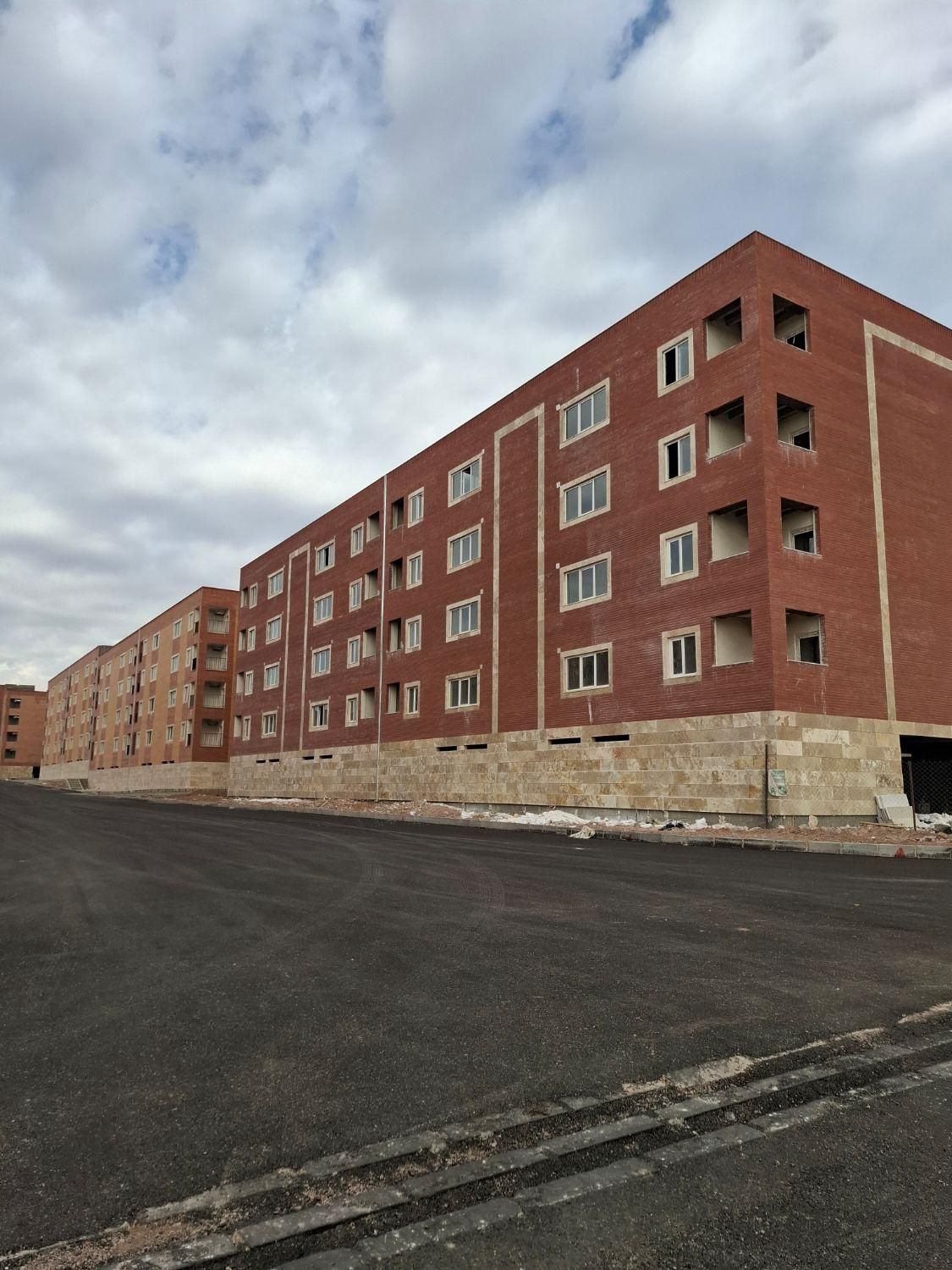 آپارتمان پرند / شرایطی / فاز 6 / نوساز / معاوضه|فروش آپارتمان|پرند, فاز ۶|دیوار