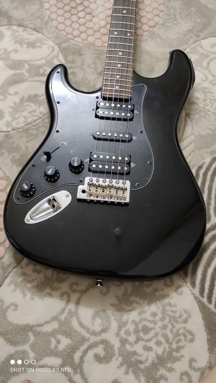 گیتار  (برقی) دست چپ|گیتار، بیس، امپلیفایر|فولادشهر, B2|دیوار