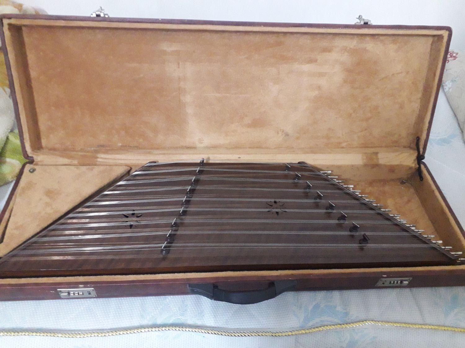 سنتور|سازهای سنتی|گرگان, |دیوار