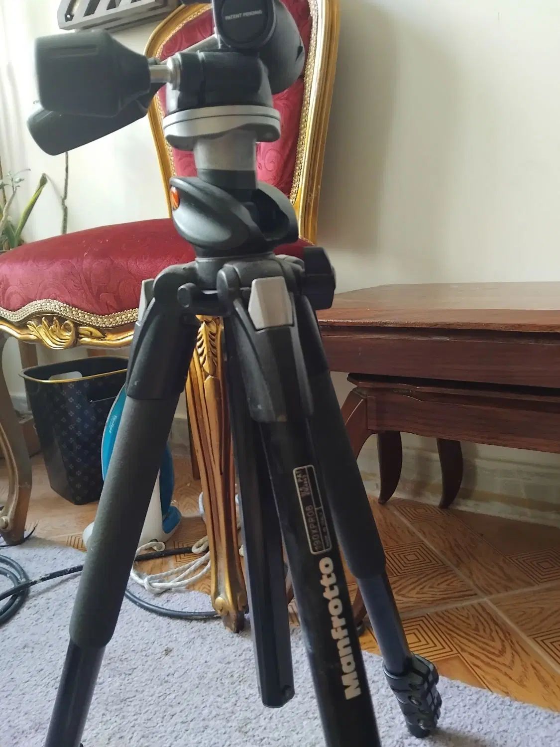 سه پایه دوربین manfrotto|دوربین عکاسی و فیلم‌برداری|کرج, باغستان|دیوار