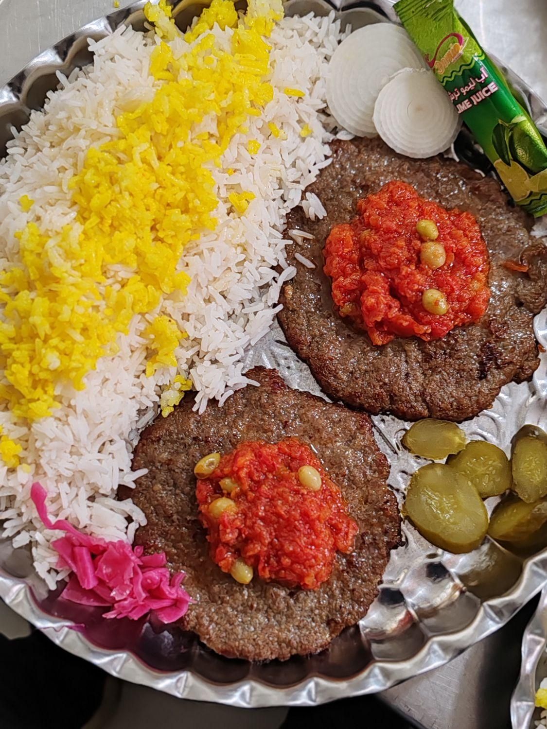 سفارش و تهیه غذا برای میهمانی و مراسمات و جلسات|خدمات پذیرایی، مراسم|زنجان, |دیوار