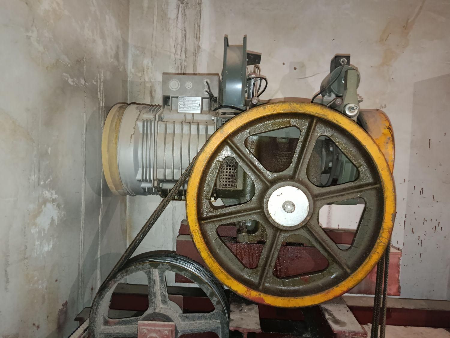 نصب و خدمات و سرویس آسانسور آسانسور آسانسور|خدمات پیشه و مهارت|سهند, |دیوار