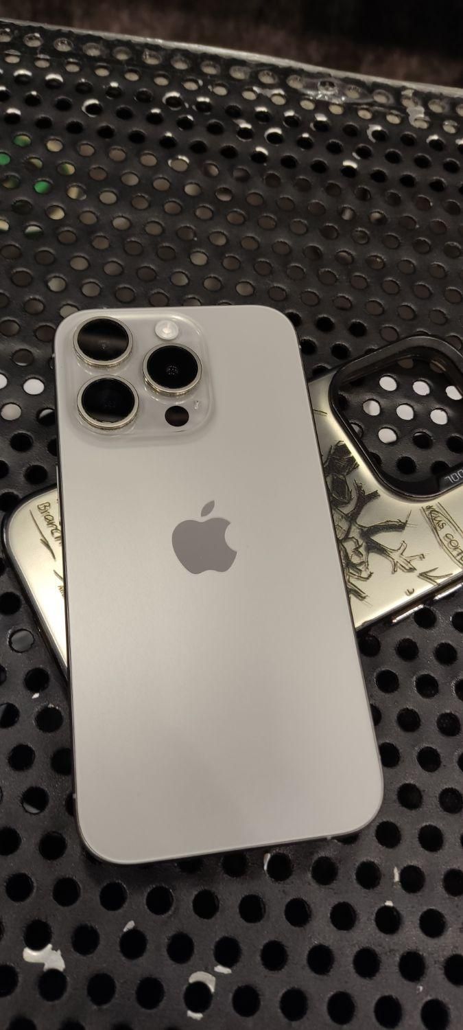اپل iPhone 15 Pro با حافظهٔ ۲۵۶ گیگابایت|موبایل|قم, زنبیل آباد|دیوار