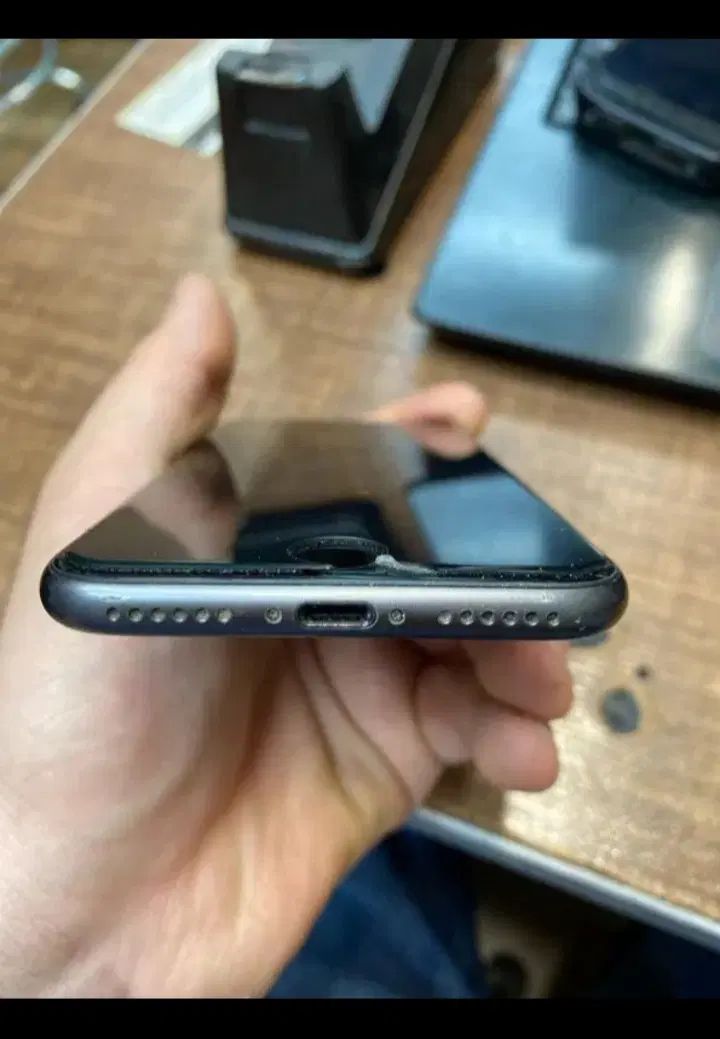 اپل iPhone 8 با حافظهٔ ۲۵۶ گیگابایت|موبایل|اصفهان, حسین‌آباد|دیوار