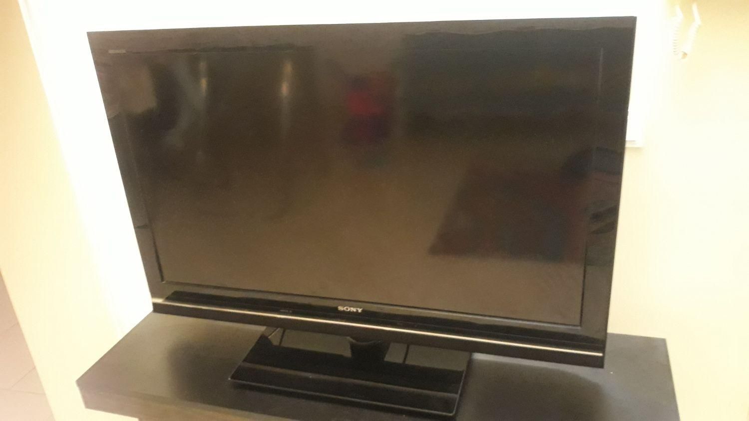 تلویزیون/ویدیو پلیر/بلندگوها/میز تلویزیون|تلویزیون و پروژکتور|اصفهان, کوی گلزار|دیوار