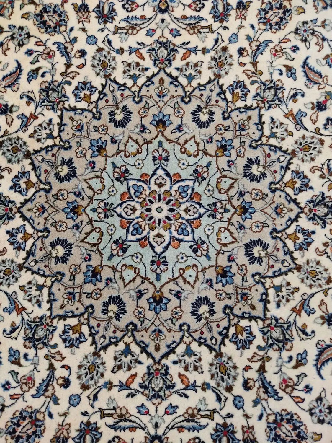 فرش دستباف ۹ متری اردکان کرم ریز بافت|فرش|اصفهان, دشتستان|دیوار