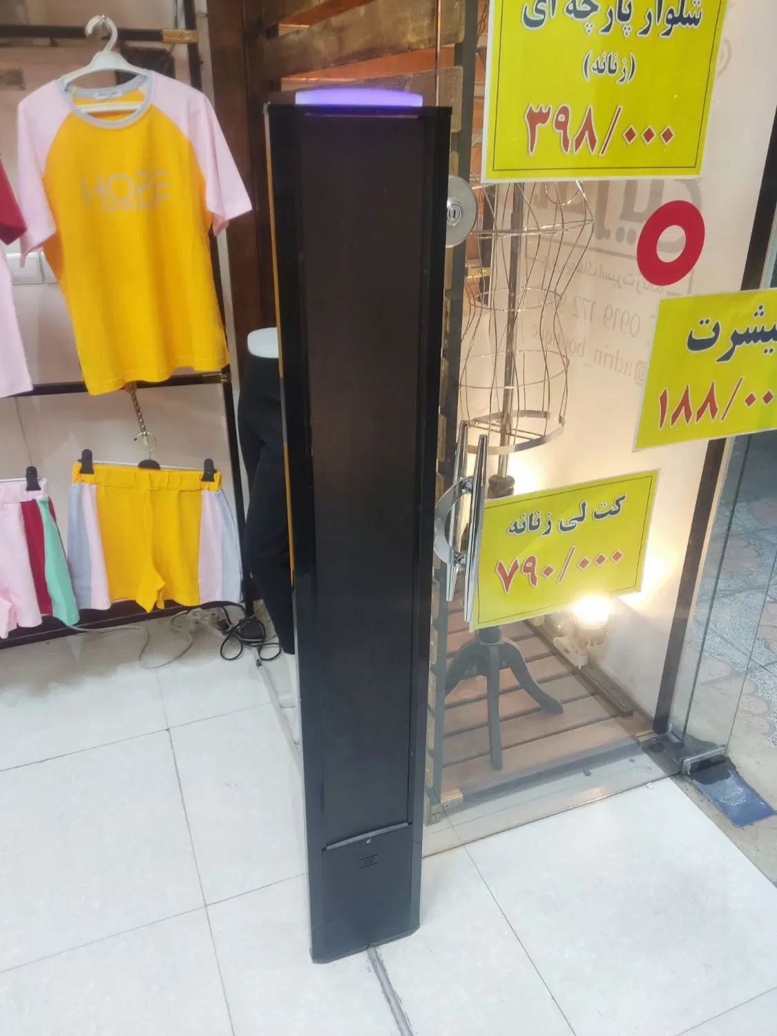 گیت فروشگاهی. تگ صدفی،چوبکار.دوگیره،مانکن پا|فروشگاه و مغازه|قم, هفت تیر|دیوار