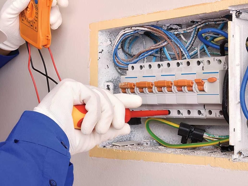 نصب لوستر رفع اتصالی برق ساختمان محافظ آیفون ایفون|خدمات پیشه و مهارت|مشهد, طبرسی شمالی|دیوار