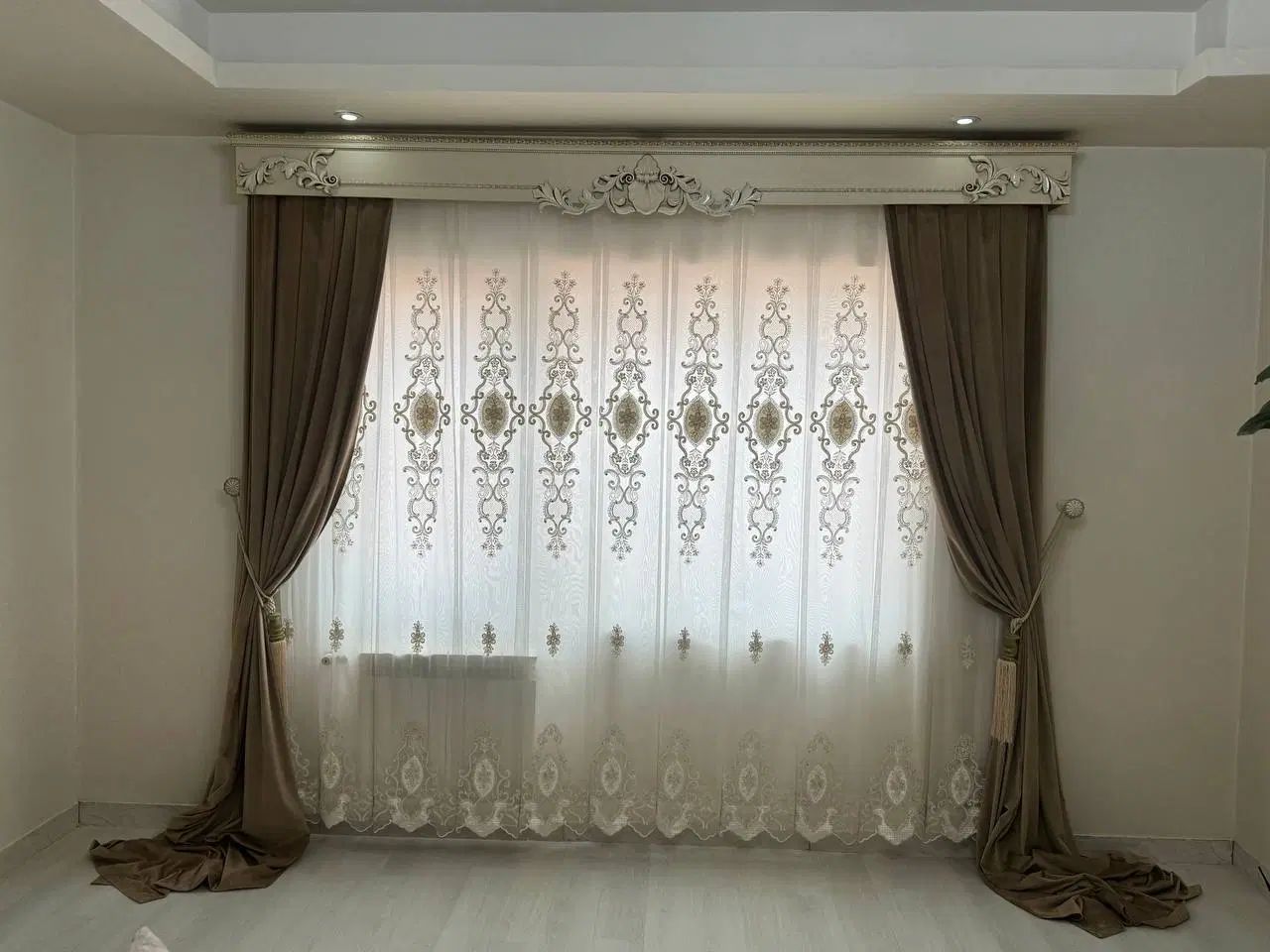 فروش پرده جنس خارجی در حد نو به دلیل جابجایی|پرده، رانر، رومیزی|رشت, دباغیان|دیوار