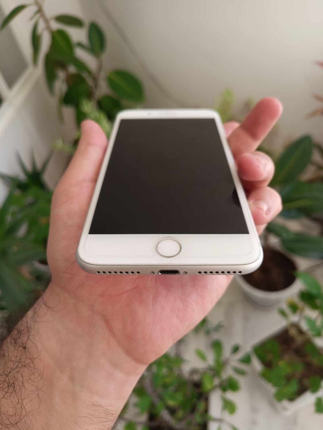 اپل iPhone 8 Plus با حافظهٔ ۶۴ گیگابایت|موبایل|تبریز, |دیوار