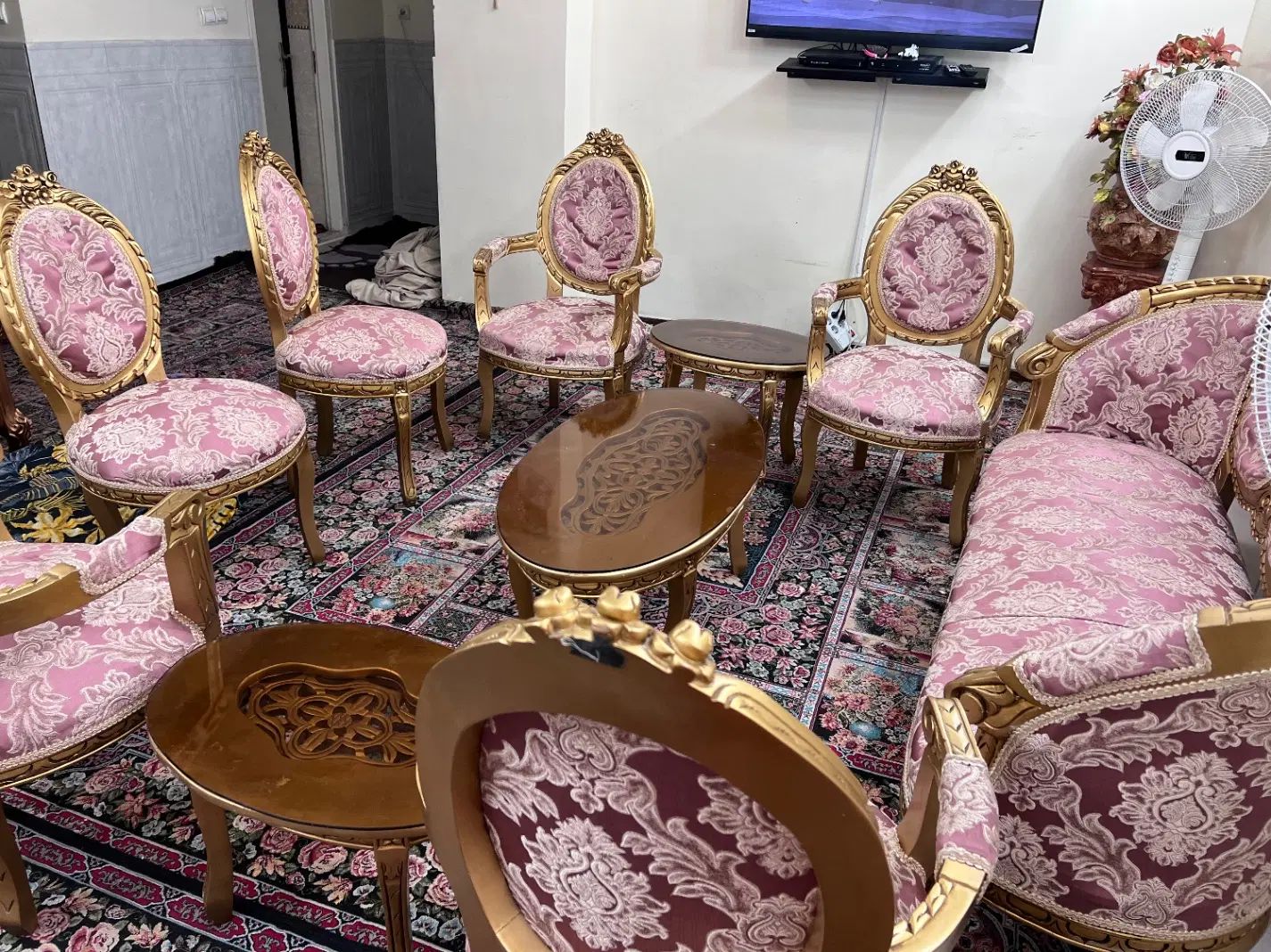 مبلمان چوب گردو ۹نفره با سه تا عسلی|مبلمان خانگی و میز عسلی|تهران, کیانشهر|دیوار