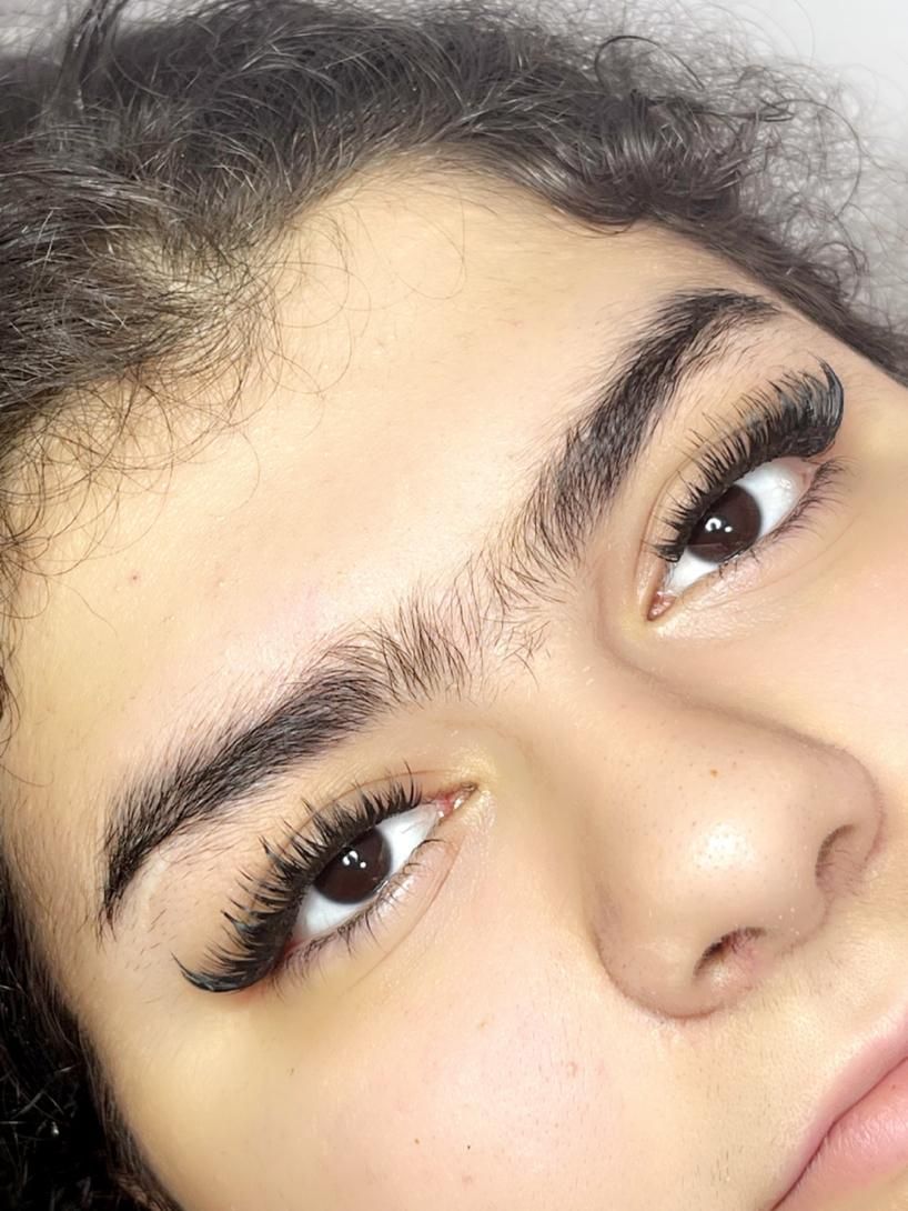 کاشت مژه ( چسب بدون اسیب ومژه ابریشمی)|خدمات آرایشگری و زیبایی|ساری, |دیوار