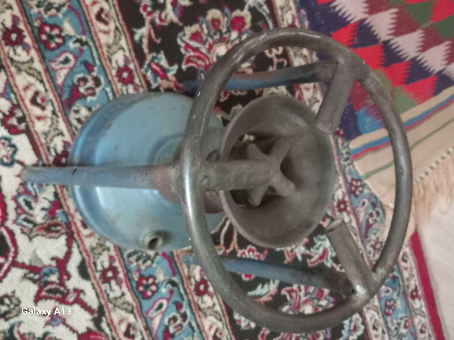 چراغ نفتی قدیمی دکوری وابمیوه گیری قدیمی واسیاب|کلکسیون اشیاء عتیقه|سمنان, |دیوار