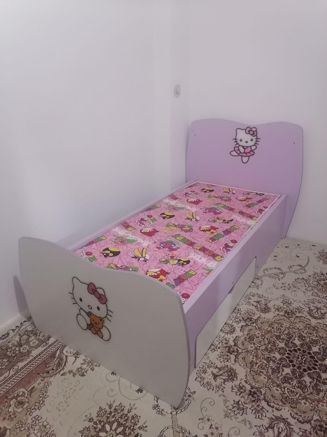 فروش سرویس چوب دخترانه کیتی و جاکفشی  قدی آینه دار|جاکفشی، کمد، دراور|مشهد, شهرک رازی (شهرک غرب)|دیوار