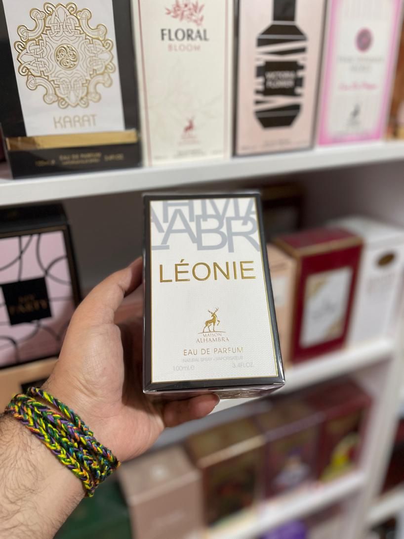عطر لیبره زنانه|آرایشی، بهداشتی، درمانی|شیراز, گلدشت معالی‌آباد|دیوار