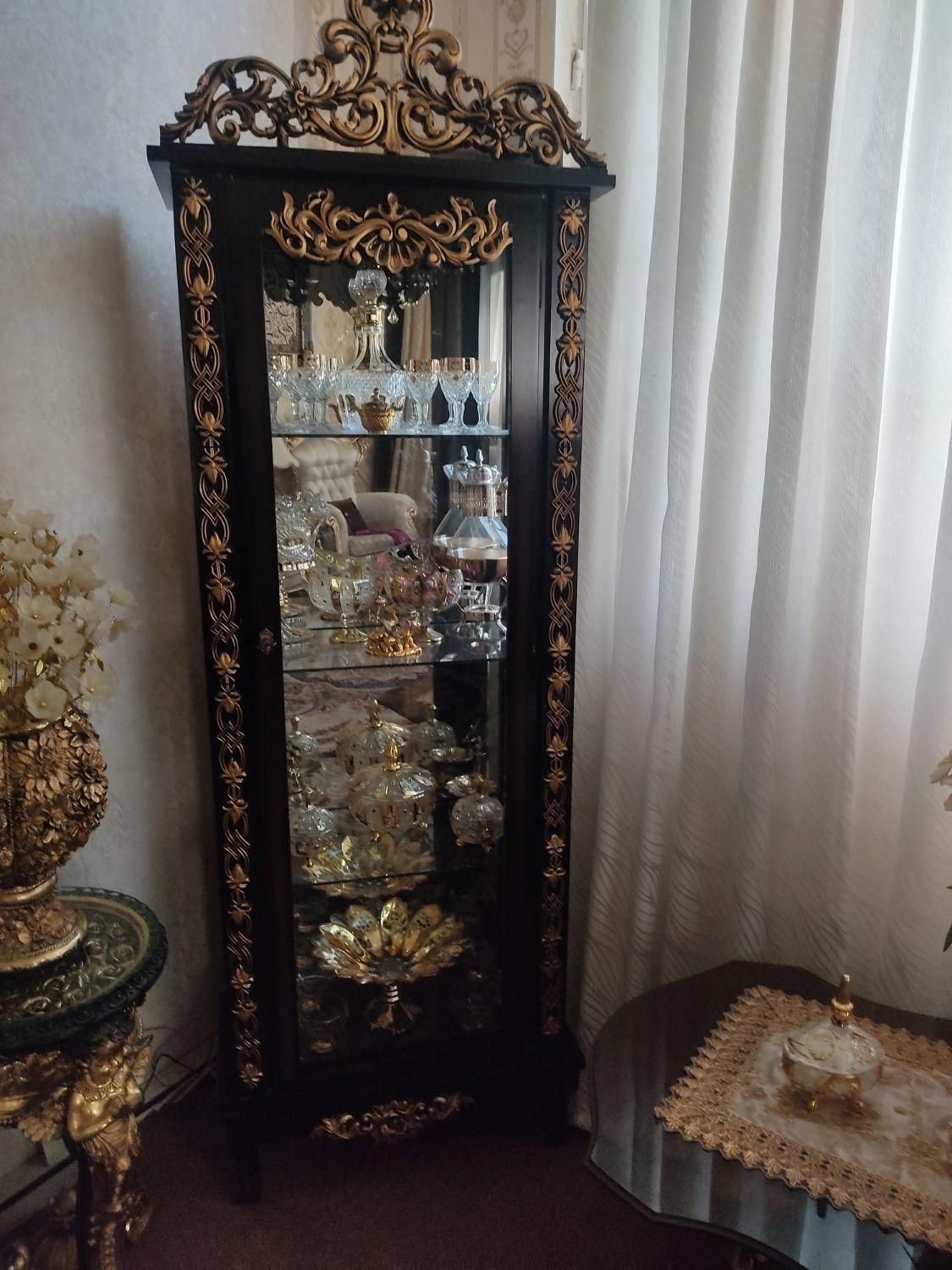 ویترین آینه ای نو بدون خط وخش|بوفه، ویترین، کنسول|تهران, بهارستان|دیوار