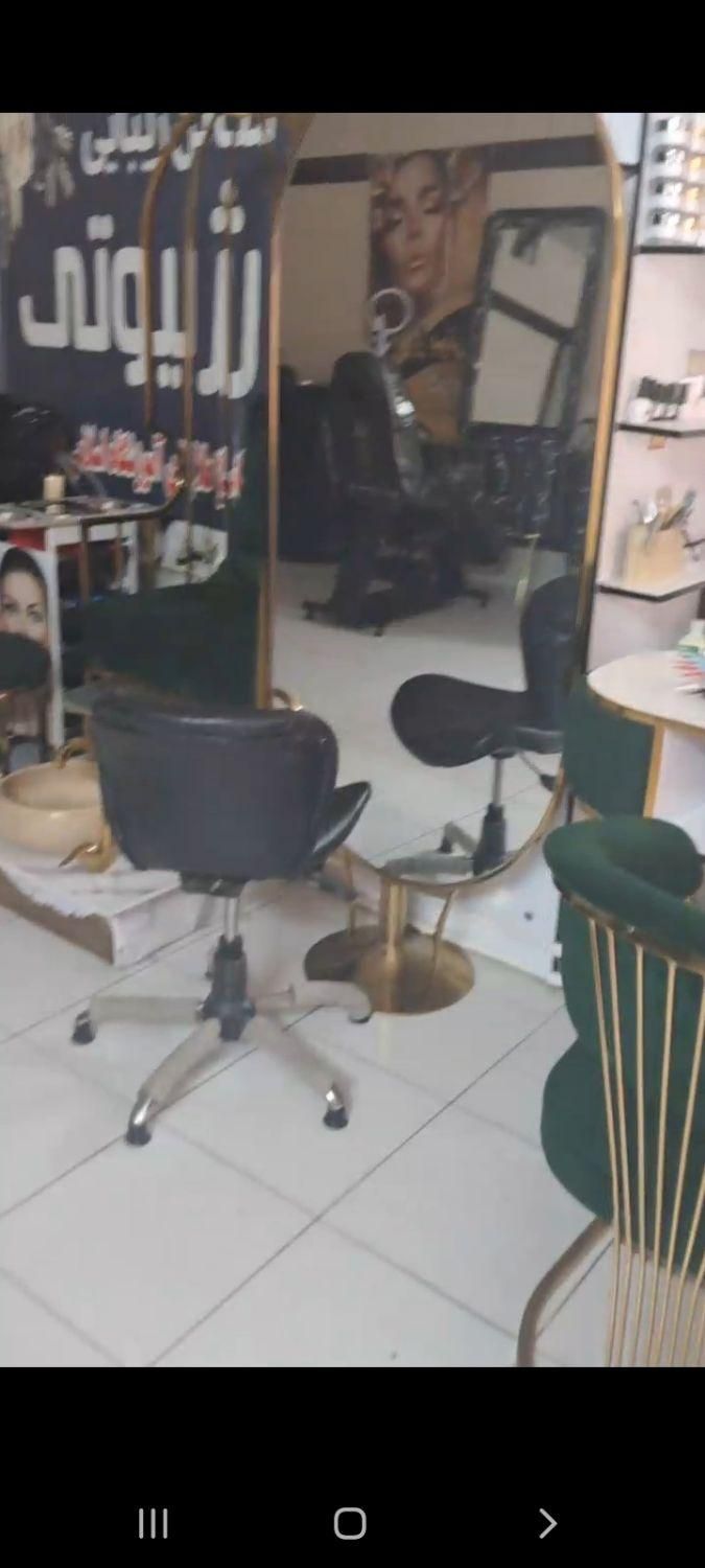 فروش وسایل آرایشگاه زنانه میز وصندلی .آینه مبل|آرایشگاه و سالنهای زیبایی|شهریار, شهرک شاهد|دیوار