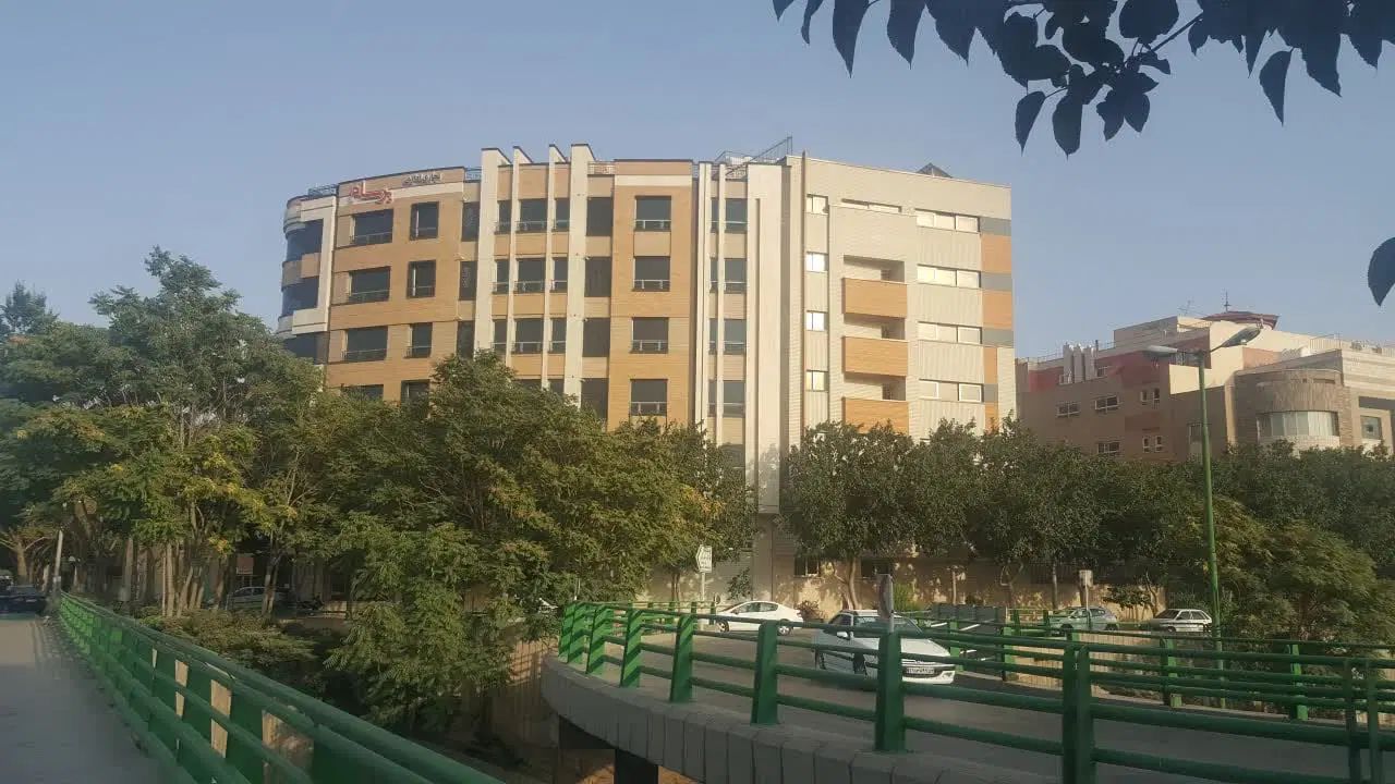 اجاره واحد ۴۶ متری جی موقعیت عالی|اجارهٔ دفتر کار، اتاق اداری، مطب|اصفهان, همدانیان|دیوار