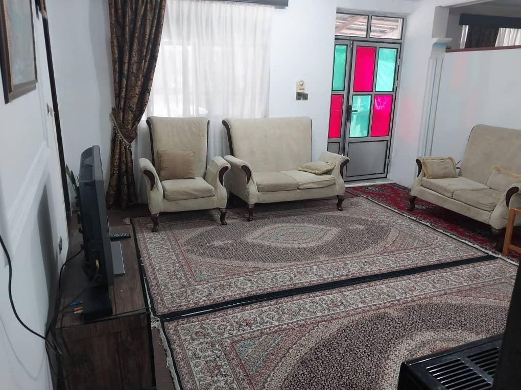 اجاره ویلای بزرگ همراه با حیاط بزرگ و دلباز|اجارهٔ کوتاهمدت ویلا و باغ|کوچصفهان, |دیوار