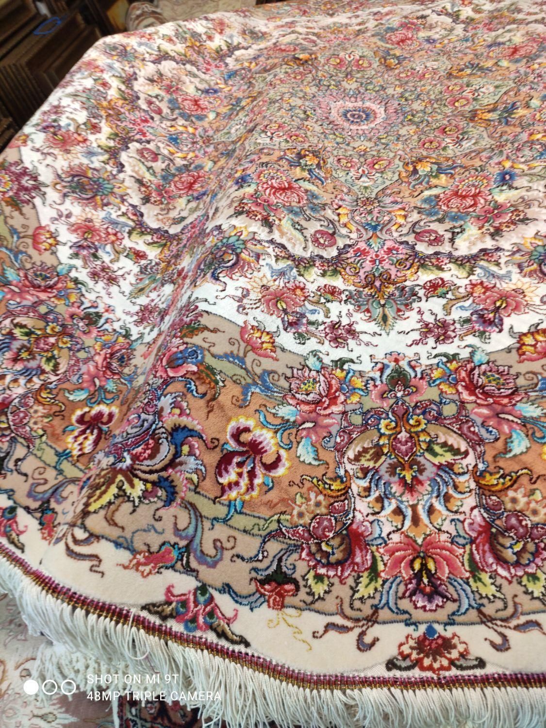 گرد 2 متری کف ابریشم کرم رنگ|فرش|تهران, فرمانیه|دیوار