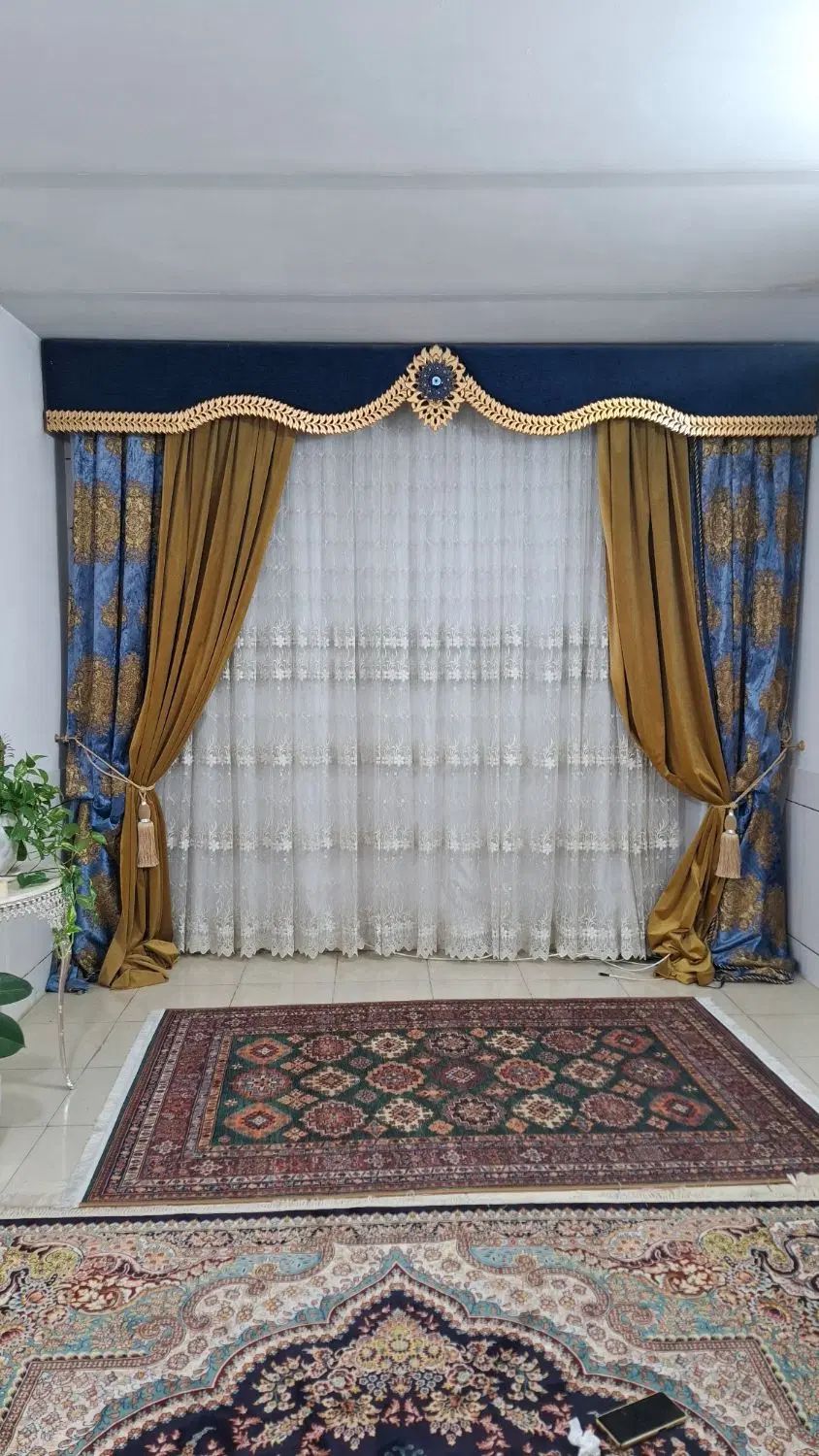 تعدادی وسایل منزل|پرده، رانر، رومیزی|اصفهان, لاله|دیوار