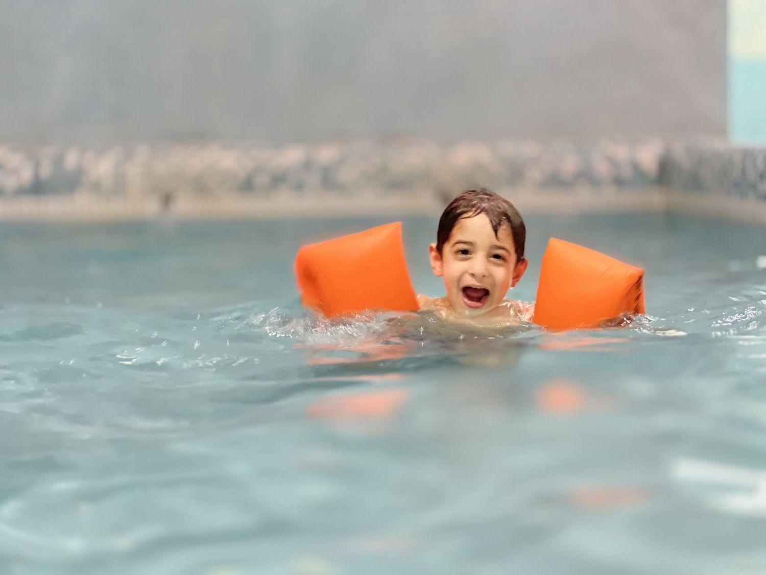 میزبان شما عزیزان هستیم ،استخر کوثر سایت اداری|بلیت مسابقهها و مکانهای ورزشی|بیرجند, |دیوار